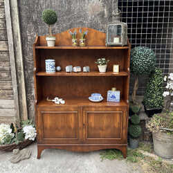 Beautiful Bevan Funnell Vintage Mahogany Bookcase 3 Shelves Cupboard Space