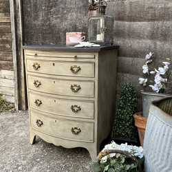 Grey Gustavian Country Style Bow Fronted Vintage Chest of Drawers / Bedside Table