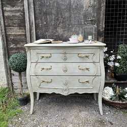 Ornate Grey Hand Painted French Country Rococo Chic Style Bombe Chest of Drawers