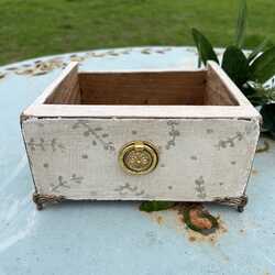 White Hand Painted Little Wooden Vintage Trinket Storage Box Ornate feet & Handle