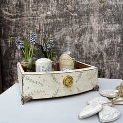 White Hand Painted Little Wooden Vintage Trinket Storage Box Ornate feet & Handle