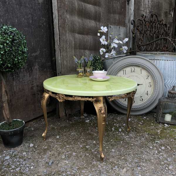 Round Kitsch Retro / Vintage Lime Marble Effect Coffee Table On A Gold Metal Base